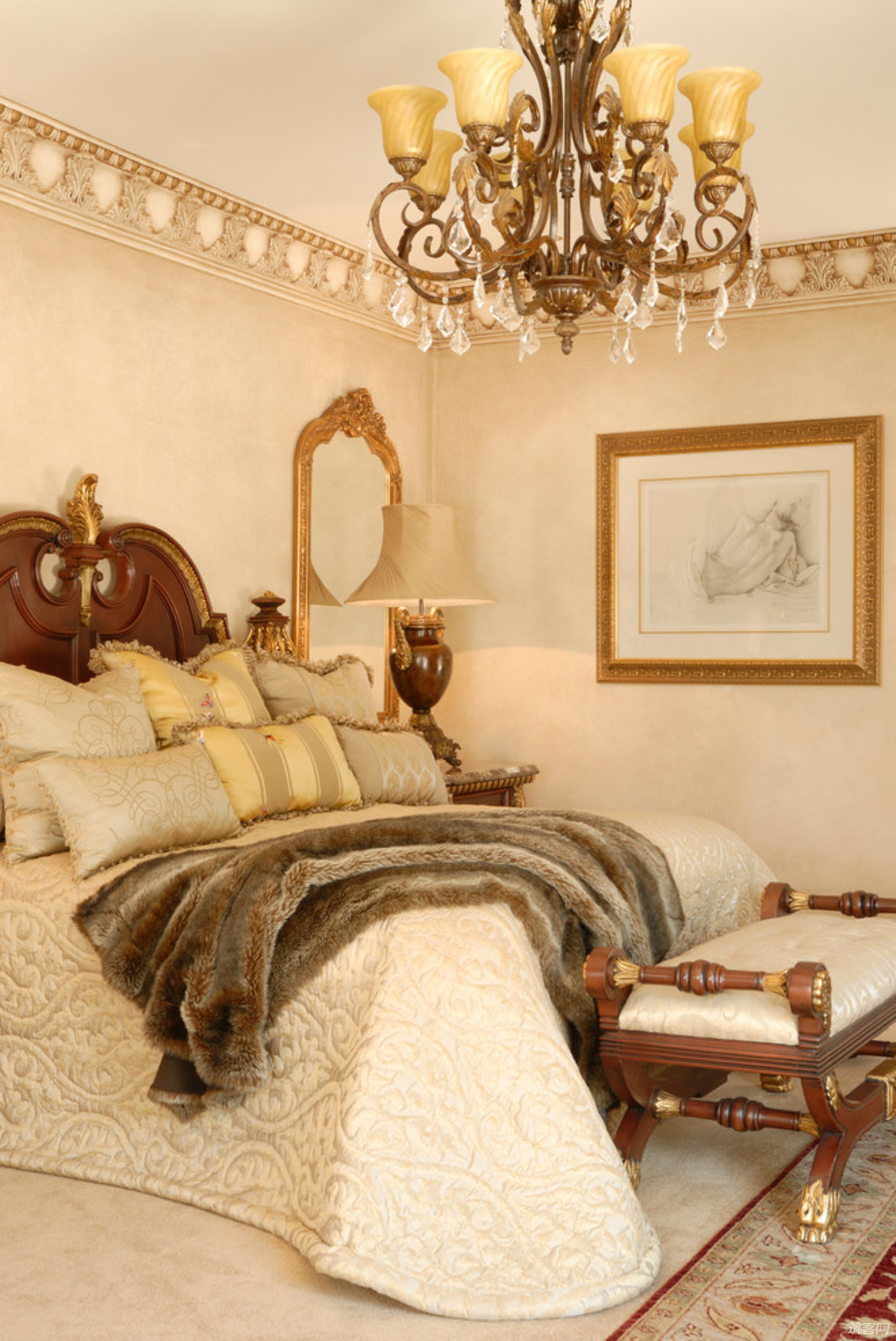 Embracing Luxury: An Exploration into the Exquisite World of Zhishang Down Comforters