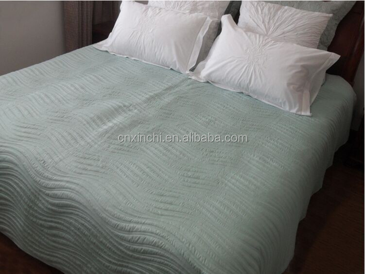 Title: Embracing the Cozy and Durable Essence of Danhong Down Comforter