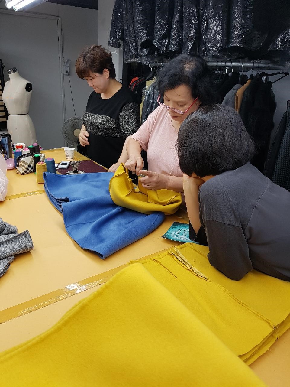 Title: Wuhan: The Epicenter of Down Comfort: A Masterclass in Crafting the Perfect FeatheredBlankets