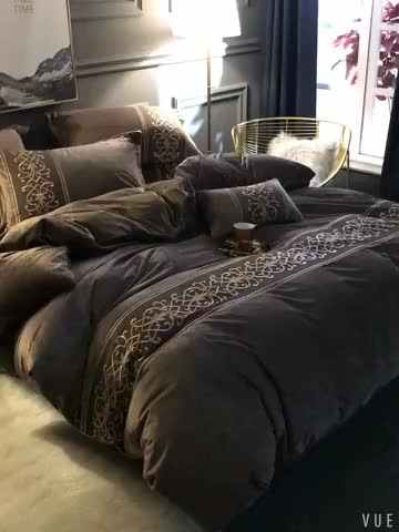 Title: YSl Feather Duvet Brings Comfort and Warmth to Your Bed