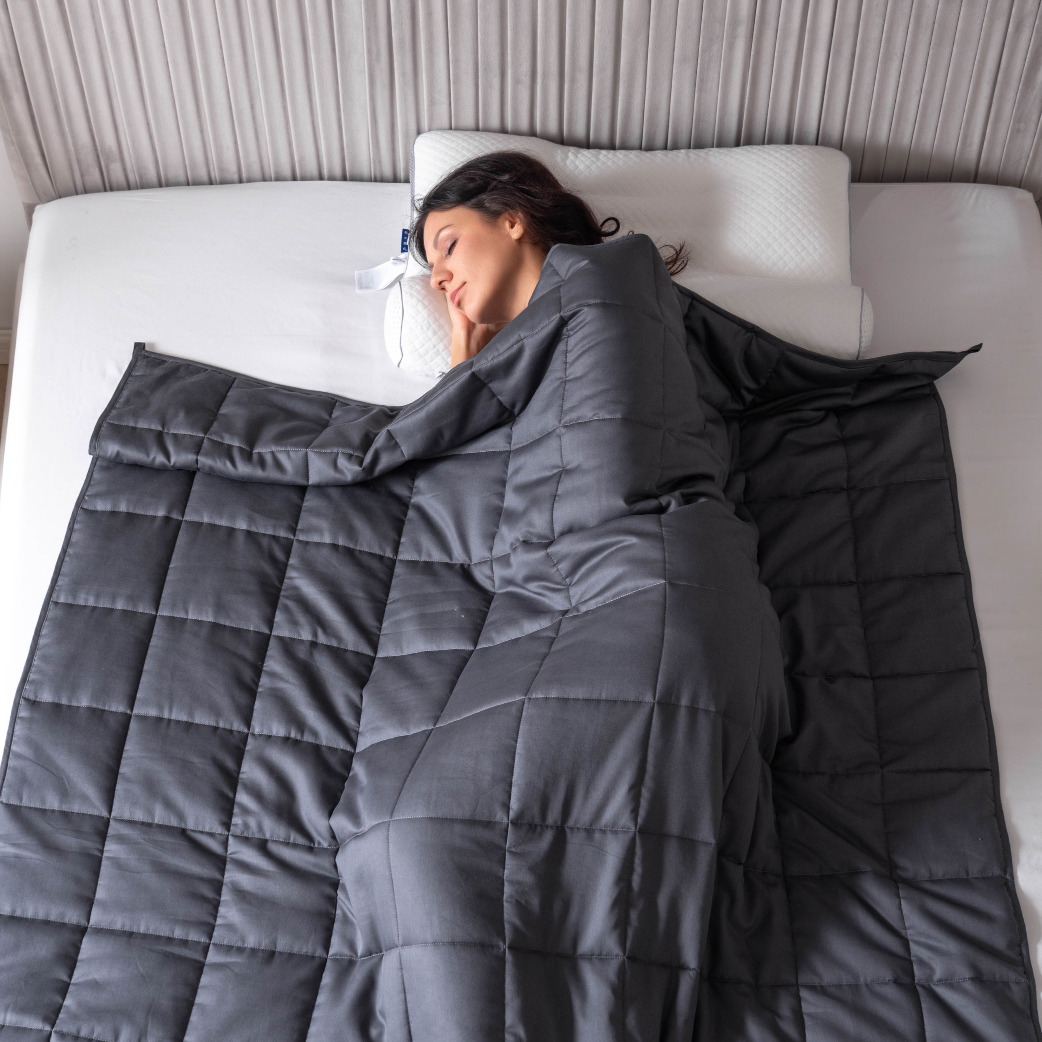 The Optimal Sleep Experience: The Benefits of Using Cotton Lining in Down Comforters