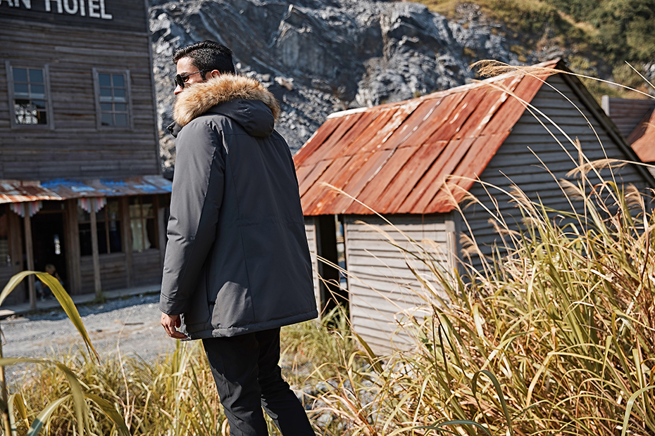 Title: Transforming Huantai down jackets into warm and cozy quilts for the winter season