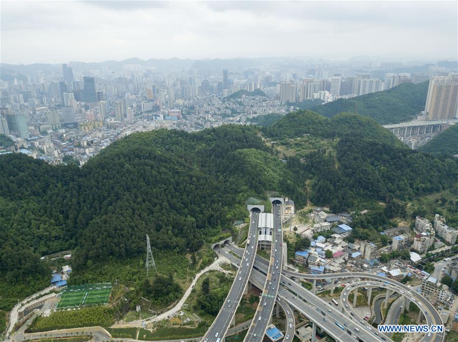 Title: Feather Duvet in Guiyang