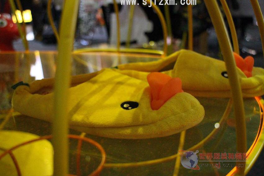 Title: Selling Duck Feather Blankets in Wenzhou