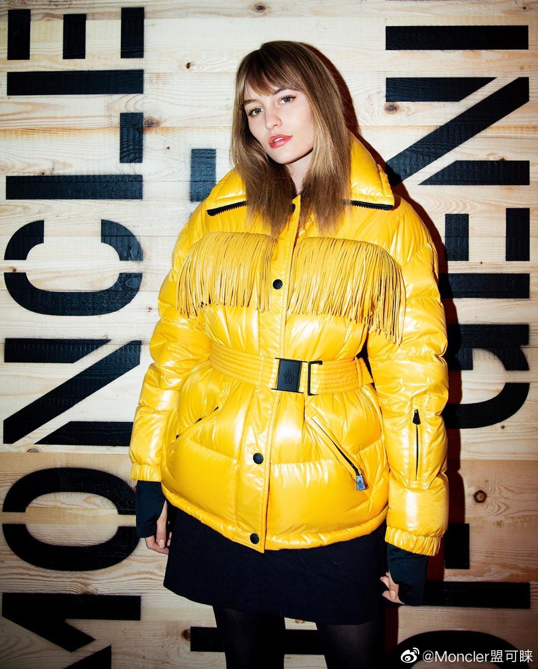 Title: Discover the Beauty of Golden Mountain Down Jacket: Prices, Images and More