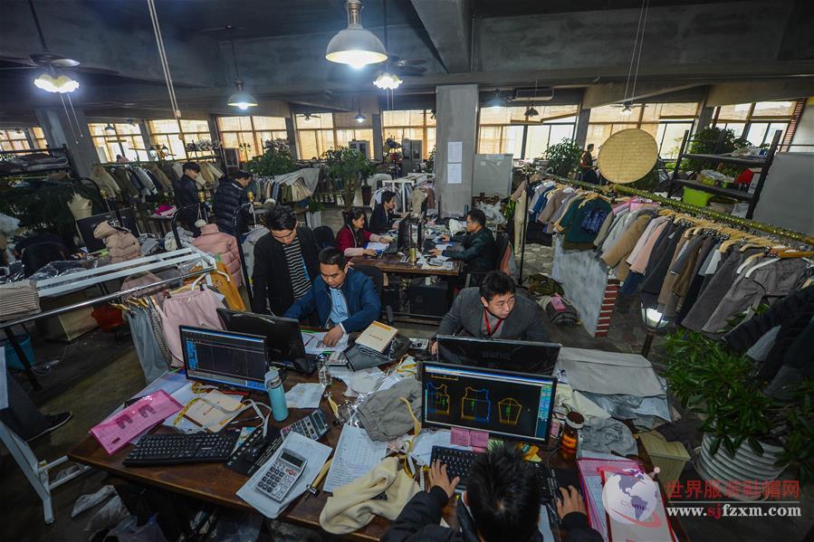 Title: Exploring the Yangzhou down jacket wholesale market in Zhengzhou City