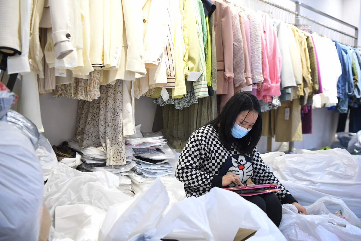 Title: Exploring the Down Pillow Wholesale Market in Xiaoshan District, Hangzhou City