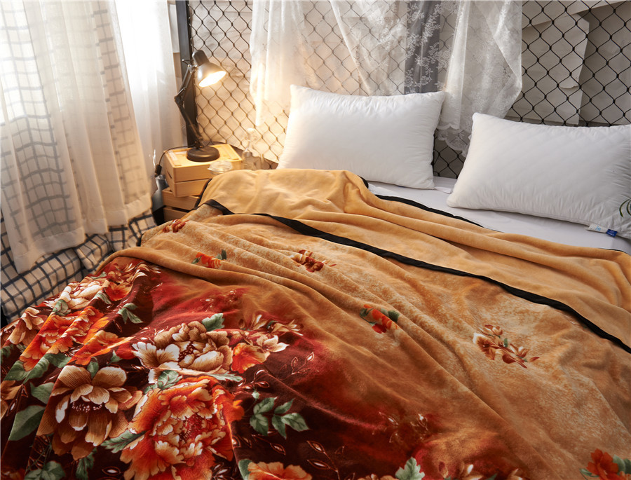 Title: The Unique Charm of Zhaocun Silk and Duck Feather Blankets