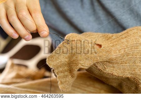 Title: Can Old Clothes be Recycled into Duck Feather Blankets?